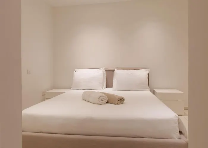 Vivo Mare Beachfront - Emerald ヴィラ アヤナパ