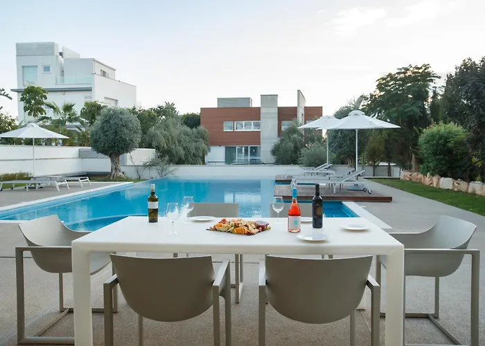 Vivo Mare Beachfront - Emerald