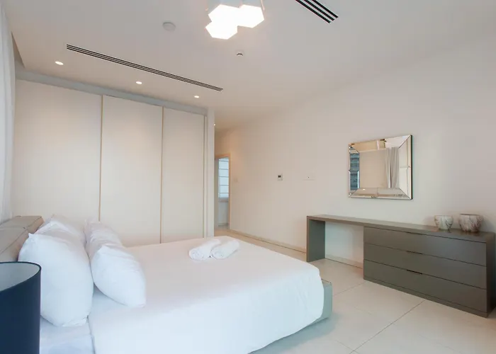 Vivo Mare Beachfront - Emerald ヴィラ アヤナパ