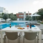 Vivo Mare Beachfront - Emerald