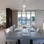 Vivo Mare Beachfront - Emerald 빌라 *