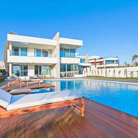 Vivo Mare Beachfront - Emerald Villa