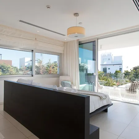 Vivo Mare Beachfront - Emerald