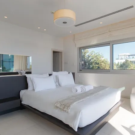 Villa Vivo Mare Beachfront - Emerald Ayía Nápa