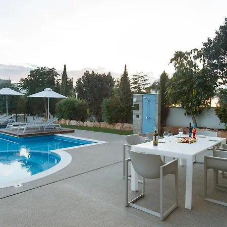 Vivo Mare Beachfront - Emerald Villa
