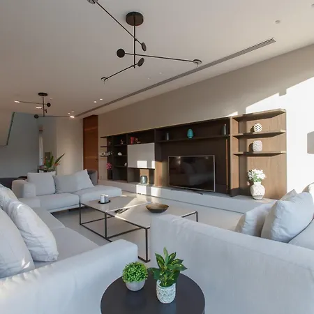 Villa Vivo Mare Beachfront - Emerald *