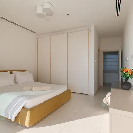 Villa Vivo Mare Beachfront - Emerald