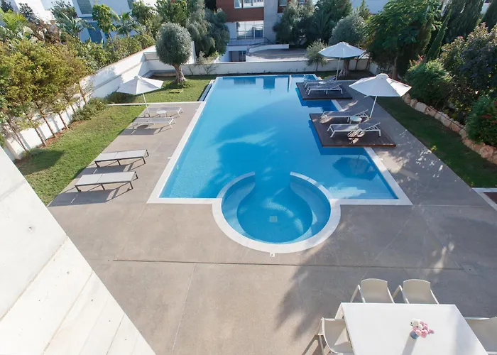 Vivo Mare Beachfront - Emerald Vila