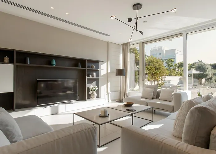 Vivo Mare Beachfront - Emerald Vila