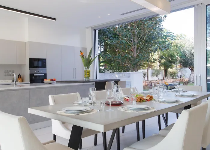 Vila Vivo Mare Beachfront - Emerald