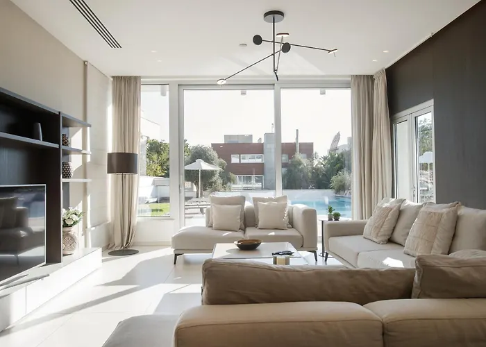 Vivo Mare Beachfront - Emerald Vila *