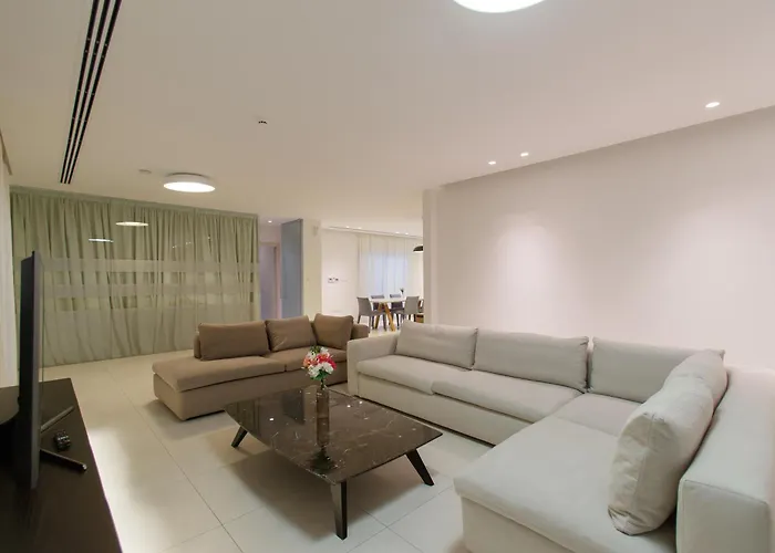 Vivo Mare Beachfront - Emerald Vila *